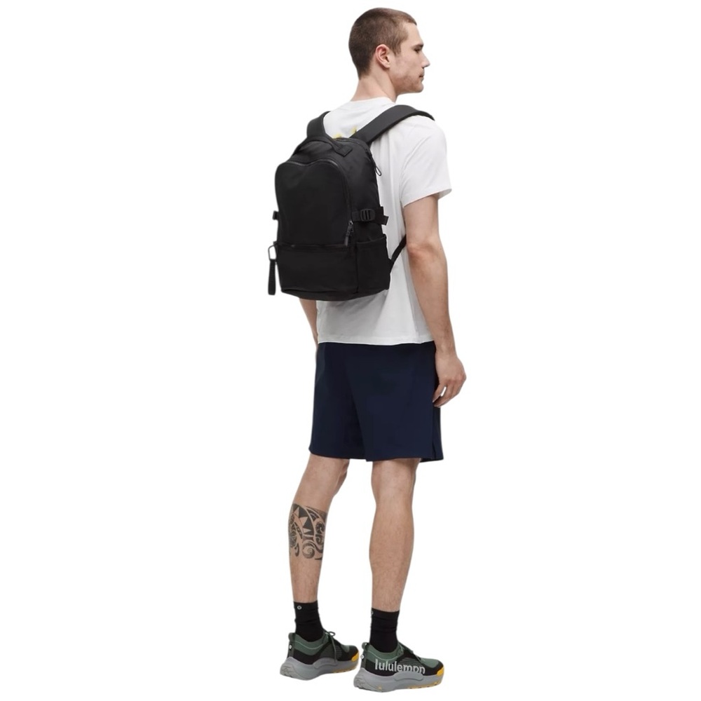 lululemon athletica New Crew Men's Backpack - NWT - Picture 3 of 15